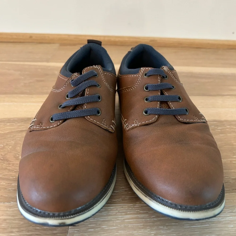 Boys slip on dress shoes Sonoma brand size 2 in good used condition